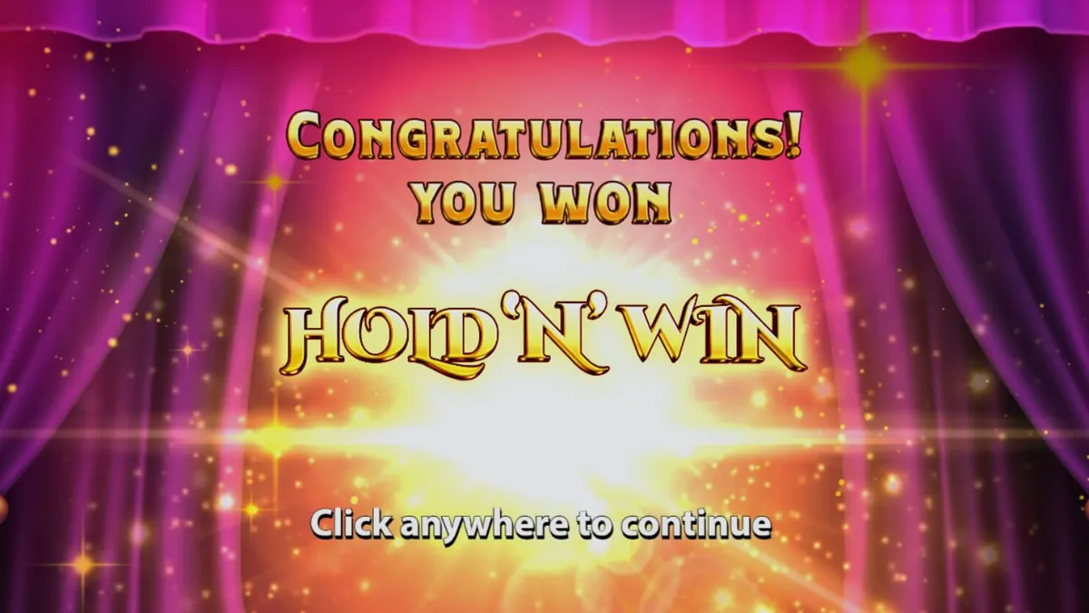 Tampilan layar mesin slot Mega Fortune Hold ‘n’ Win dengan simbol buah klasik dan koin emas.